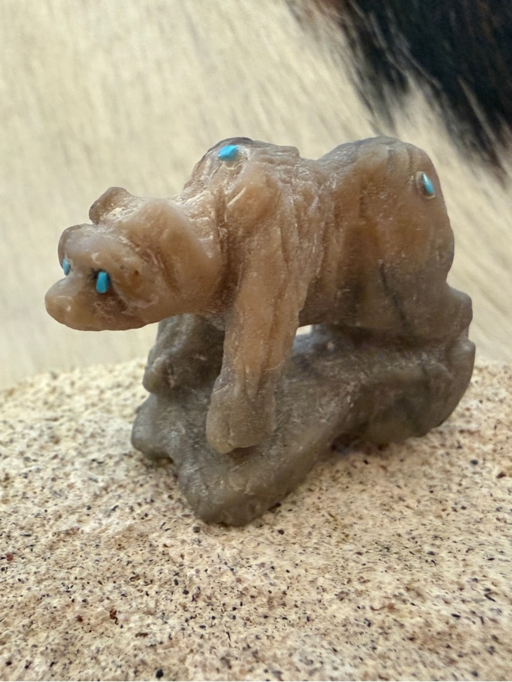 ❤️ Signed Native American Zuni Fetish Hand Carved Bear with Real Turquoise Eyes